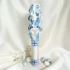Lumânare pentru Paște și Înviere ELIORA, sculptată manual, alb, albastru și argintiu, cu îngeraș și inimioară pascală