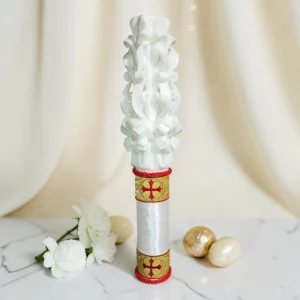 Lumânare ceremonială sculptată manual LUMERIS, albă cu auriu și roșu, cu motive de cruce, potrivită pentru ceremonii și Paște